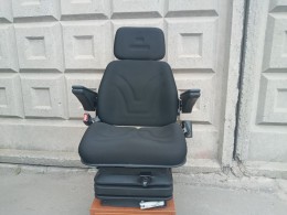Сидіння TOP з пневматичною підвіскою з пасом безпеки, підлокітником і підголівником